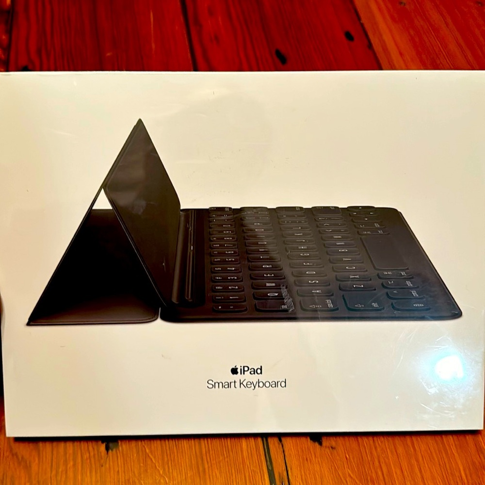 iPad Smart Keyboard (7th and 8th generation)